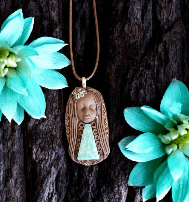 Collier Sacré Vénusienne – Gardienne de l’Eau Amazonite – Bijou Médecine Spirituel