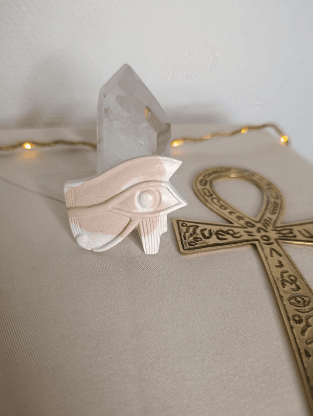 Amulette Oeil d&#039;Horus Oudjat - blanc/Saumon